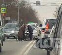 Очевидцы: мальчика на велосипеде сбил автомобиль в Южно-Сахалинске