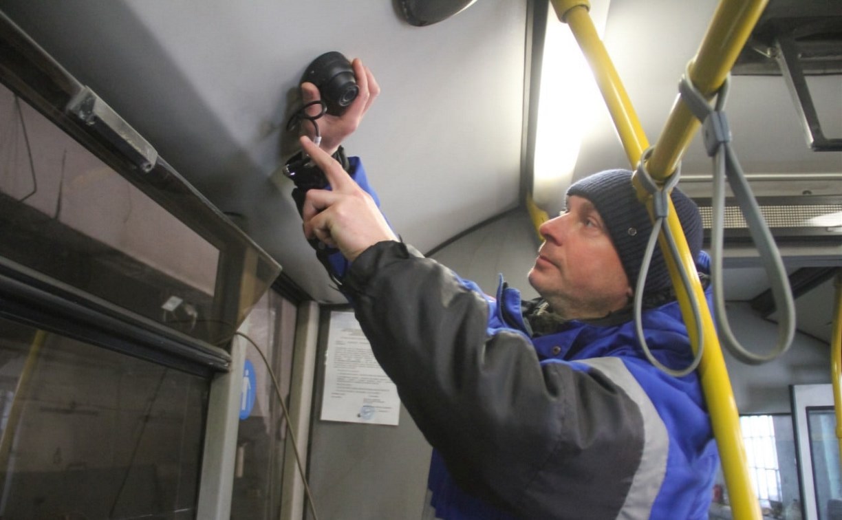 Камеры видеонаблюдения появятся в городских и сельских автобусах Корсакова