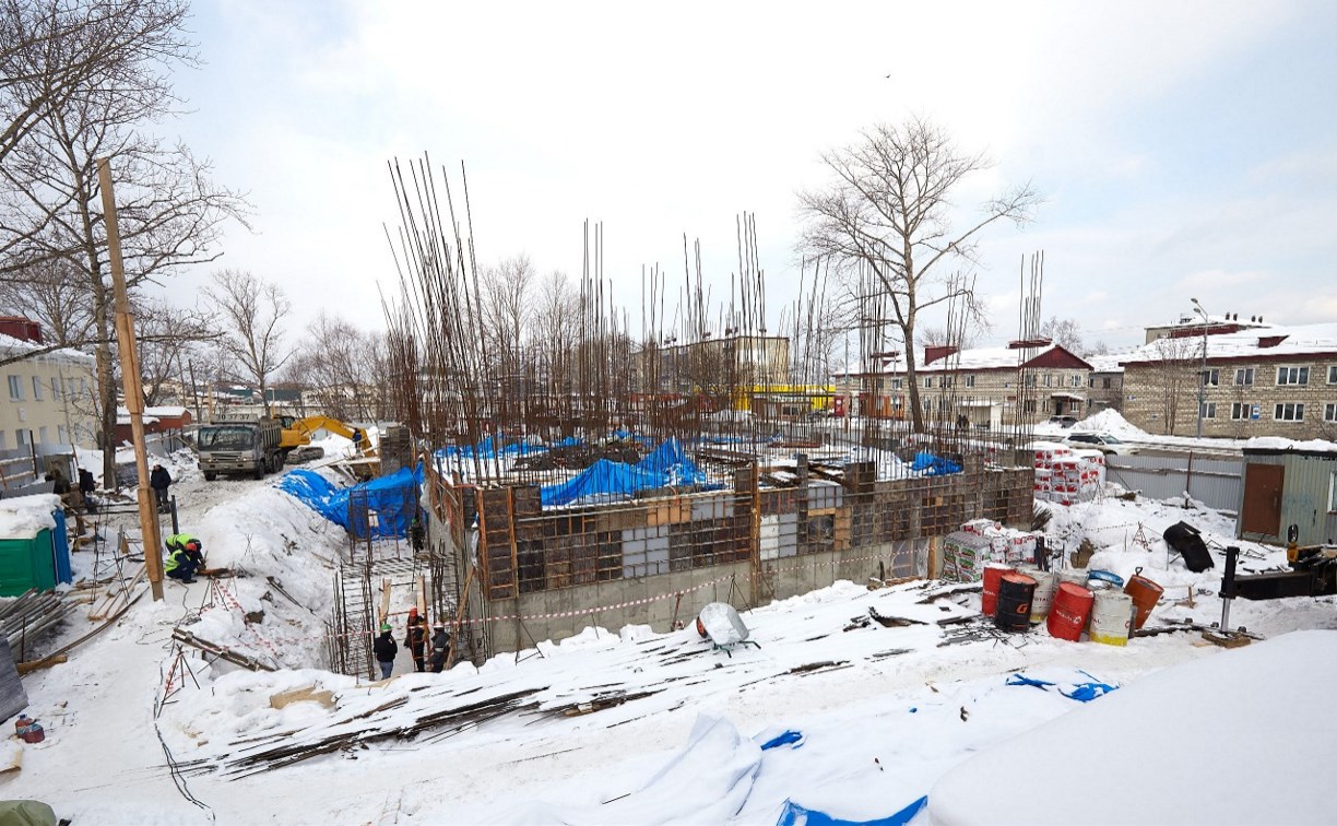 Строительство школы искусств в Южно-Сахалинске приостановили из-за подрядчика