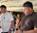 Губернатор Валерий Лимаренко проверил состояние подвалов и дворов в Поронайске