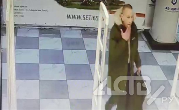 Мужчину, который мог уйти из магазина, забрав куртку с витрины, ищут в Южно-Сахалинске