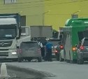 "Ехать будем ещё дольше": в пробке на выезде из Южно-Сахалинска подрались водители 