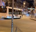 Сельский автобус попал в ДТП в центре Южно-Сахалинска