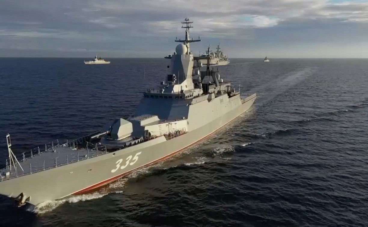 Россия и Китай вместе отработали оборонительные действия в Японском море