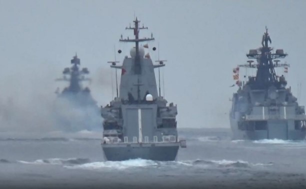 Боевые корабли России и Китая вышли в акваторию Японского моря
