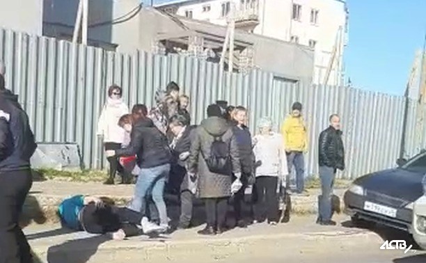 В Охе Mark II сбил женщину