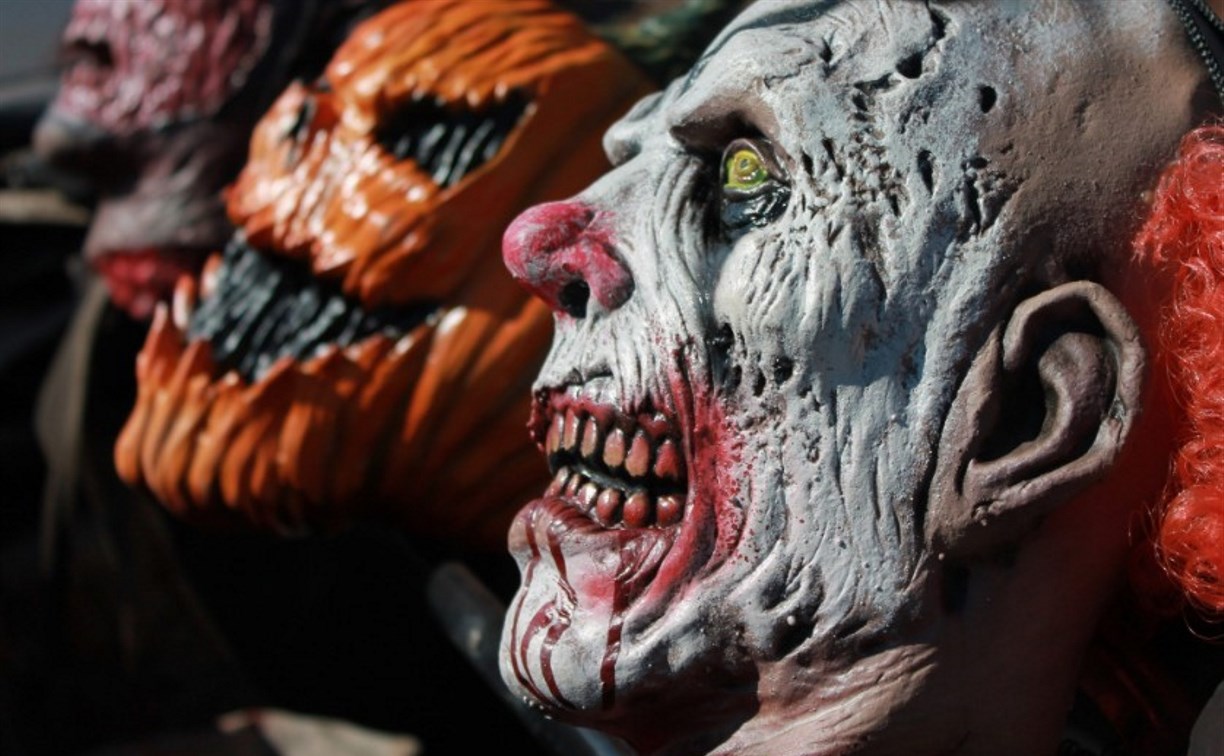 "Живи в лесу, молись колесу": в РПЦ предложили запретить Хэллоуин в России