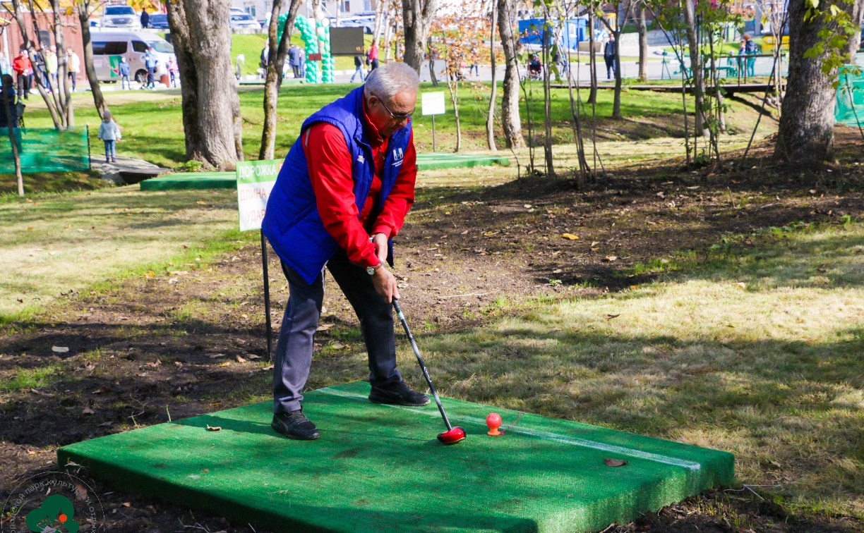 Площадка для игры в гольф открылась в городском парке Южно-Сахалинска