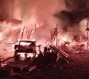 В Золоторыбном из горящей хозпостройки спасли мужчину с ожогами, отравившегося угарным газом