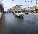 Очевидцев наезда Mazda Bongo на мужчину ищут в Южно-Сахалинске