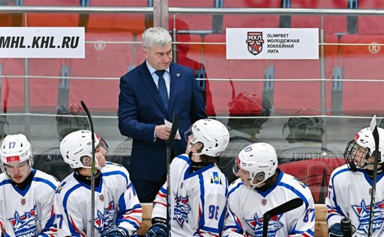 Наставник "Сахалинских Акул" признан лучшим тренером по мнению болельщиков 