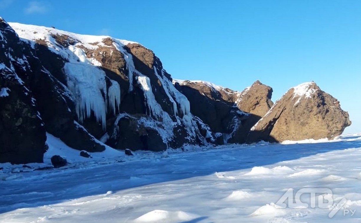 Сезон открыт: поток туристов хлынул к ледопадам на Сахалине