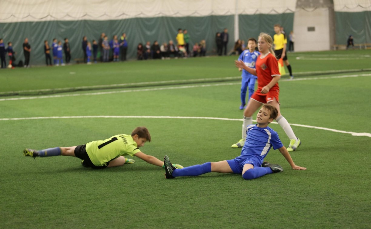 В футбольном турнире в Южно-Сахалинске участвуют 14 команд