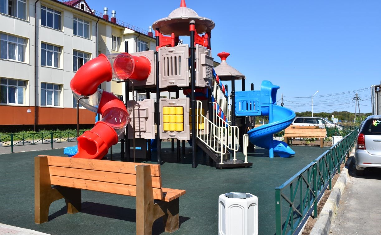 Современный детский комплекс и прогулочная зона появятся во дворе многоэтажки в Поронайске