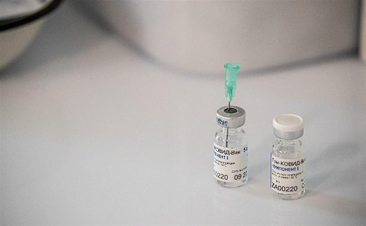 Продуктовые наборы могут получить вакцинированные от коронавируса сахалинские пенсионеры