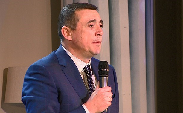 Непогода сорвала встречу Лимаренко с жителями Шикотана Непогода сорвала встречу Лимаренко с жителями Шикотана