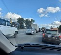 "Во всем виноват светофор": водители несколько дней жалуются на утомительную пробку в Южно-Сахалинске