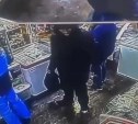 "Позорники": ворующие котлеты в магазине сахалинцы попали на видео