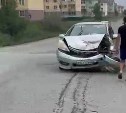 Два автомобиля жёстко столкнулись в Новотроицком