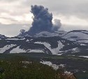 Пепловый выброс на высоту 2,5 км зафиксировали на вулкане Эбеко