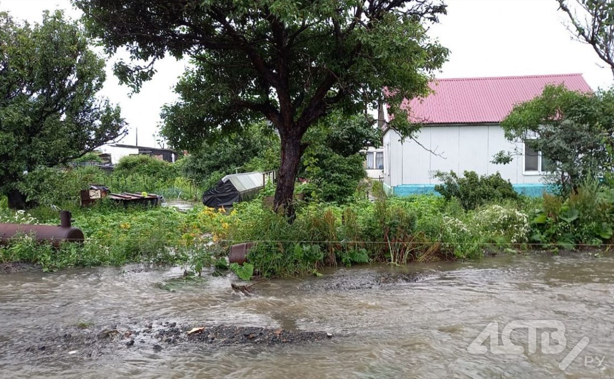 Власти Томари подсчитывают ущерб от наводнения, пострадавшим окажут помощь