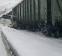 Поезд зацепил внедорожник в Холмске
