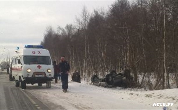 Четыре человека пострадали в результате столкновения бензовоза и внедорожника на трассе Южно-Сахалинск-Долинск