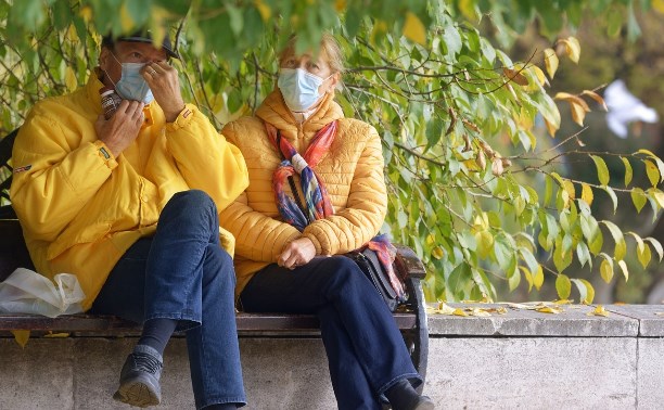 Сахалинской области рекомендовали вернуть маски в транспорте и общественных местах