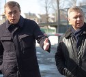 Губернатор отругал коммунальщиков Южно-Сахалинска за снег и наледь 