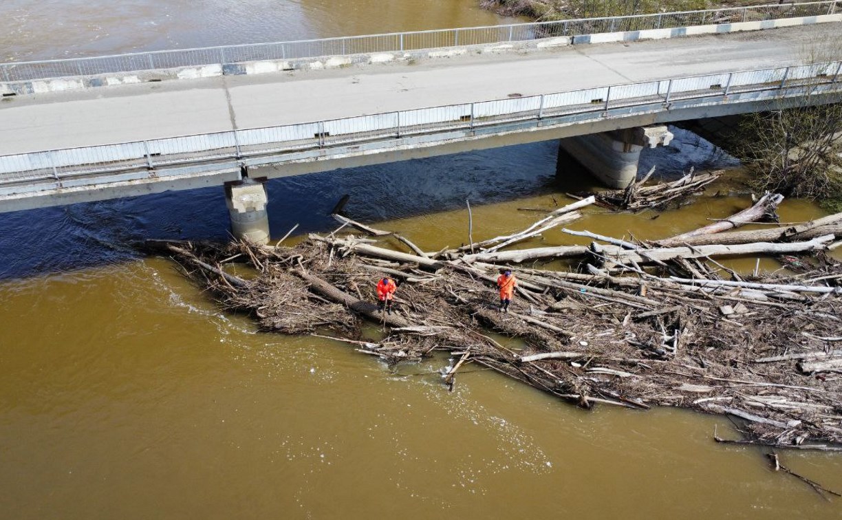 Утонувшего при сплаве по реке Тымь молодого сахалинца не могут найти четвертые сутки