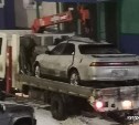 Очевидцы: пьяный мужчина в Шахтерске протаранил столб и тихонько вывез свое авто на эвакуаторе
