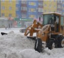 Около 300 единиц техники задействованы в расчистке улиц Южно-Сахалинска