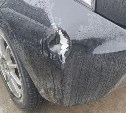 Неизвестный водитель врезался в Toyota Aqua и скрылся с места ДТП в Южно-Сахалинске