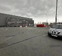 Автомобиль Subaru B9 Tribeca повредили на парковке возле "Аллеи" в Южно-Сахалинске