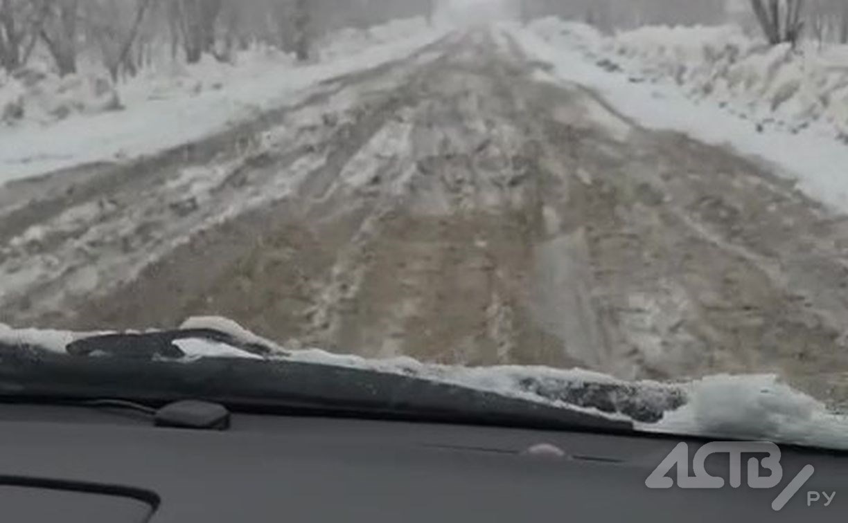 Южносахалинцы показали дорогу "из грязи и льда", ведущую в садовое товарищество