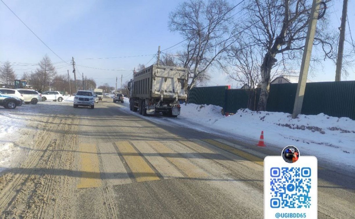 Женщина переходила дорогу по "зебре": подробности наезда большегруза на пешехода в Троицком