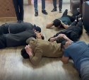 На Сахалине во время рейда нашли 6 россиян в федеральном и 1 иностранца в международном розыске 