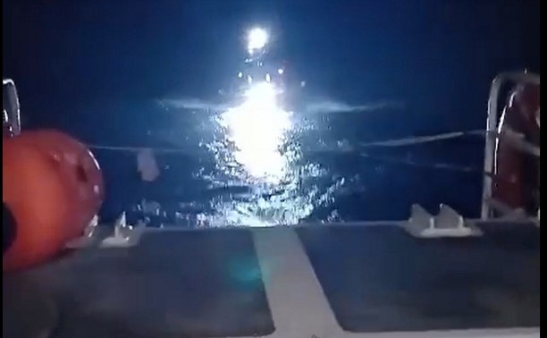 Инспекторы сахалинского МЧС спасли экипаж судна, которое уносило в море