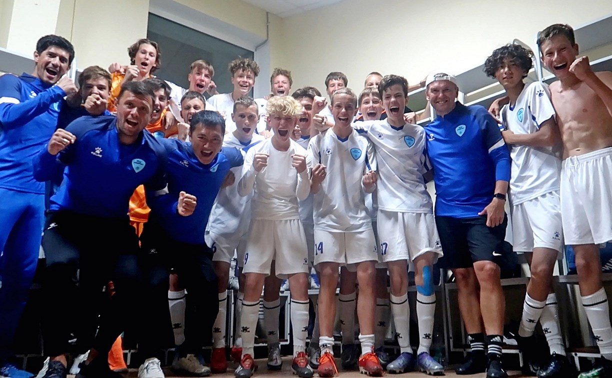 Футболисты "Сахалина" обменялись победами с соперниками из Владивостока
