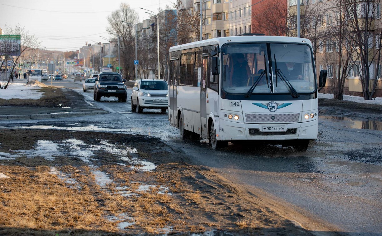 Мэр Южно-Сахалинска остался недоволен состоянием дорог после зимы
