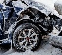  В Южно-Сахалинске за сутки из-за циклона разбили 27 машин 
