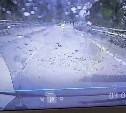 Опубликовано видео момента массового ДТП, которое устроил "Марк" на холмской трассе