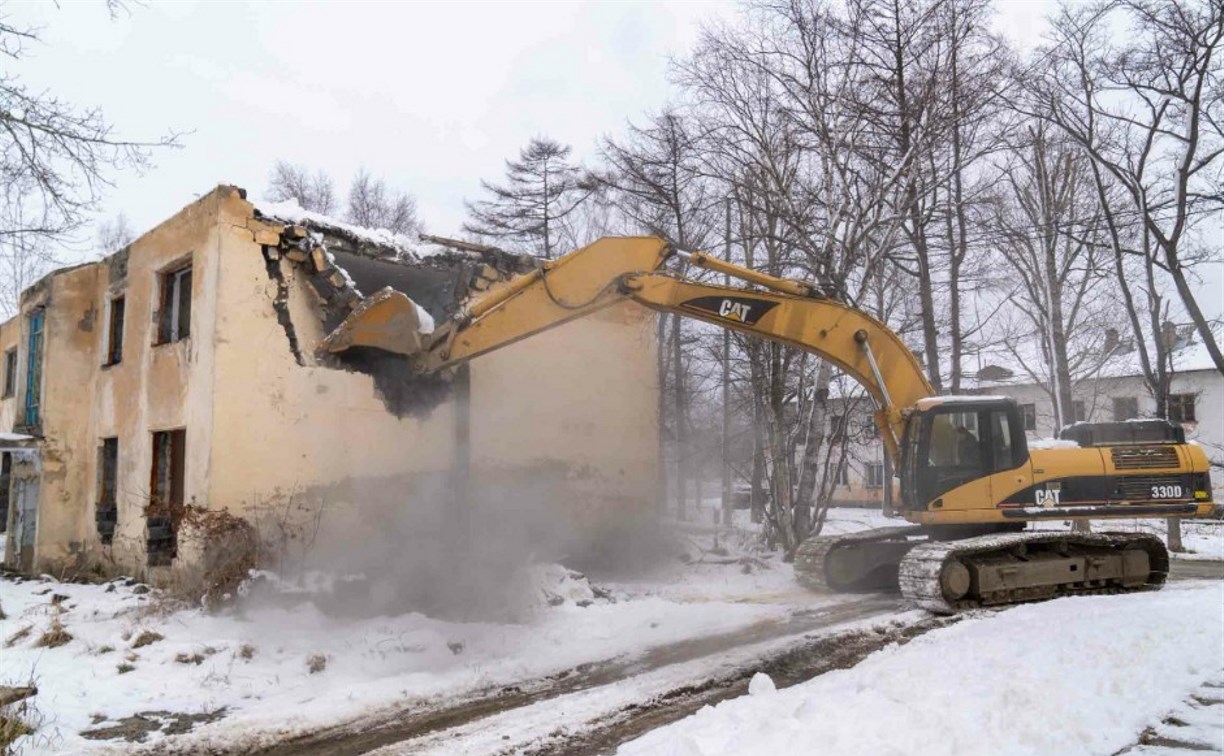 В Южно-Сахалинске до конца года снесут ещё 15 домов