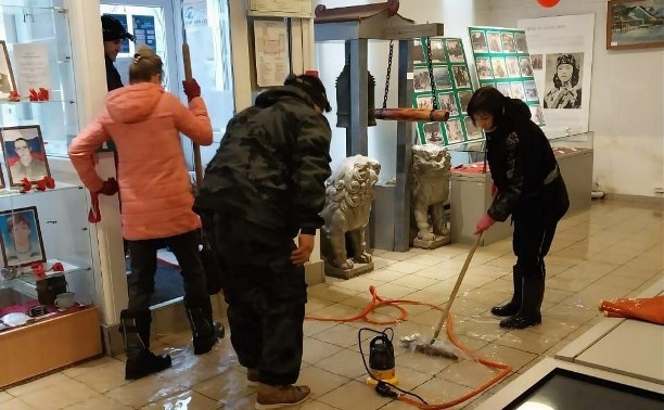 Углегорский краеведческий музей затопило из-за таяния снега и дождей