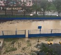 Спортивная площадка в Корсакове снова превратилась в болото
