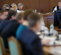 Экономим и надеемся на лучшее – в правительстве Сахалинской области обсудили антикризисный план