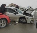 Красный "болид", гнавший по обочине со "скоростью звука" в Троицком, врезался в "Субару" на Украинской 