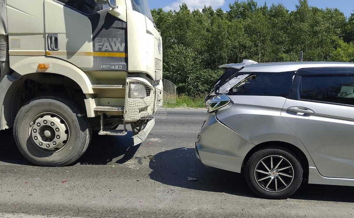 К ликвидации последствий ДТП в Анивском районе привлекали спасателей