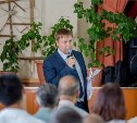 «Я никого не сдавал!» - депутат гордумы Южно-Сахалинска опровергает свою причастность к задержаниям в мэрии
