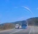 Пассажирский автобус пошел на обгон на повороте и вылетел на встречку на трассе у Березняков 